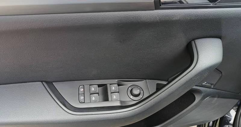 Skoda Superb cena 99900 przebieg: 121100, rok produkcji 2019 z Szczecin małe 596